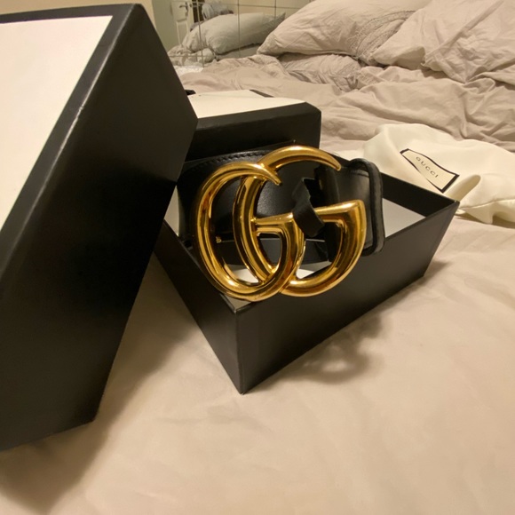 GUCCI belt Marmont leather with shiny gold buckle - Picture 2 of 13